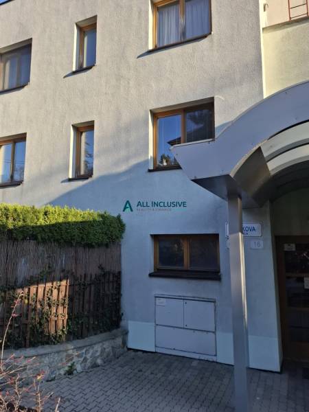 WhatsApp Image 2025-11-28 at 15.48.52.jpeg